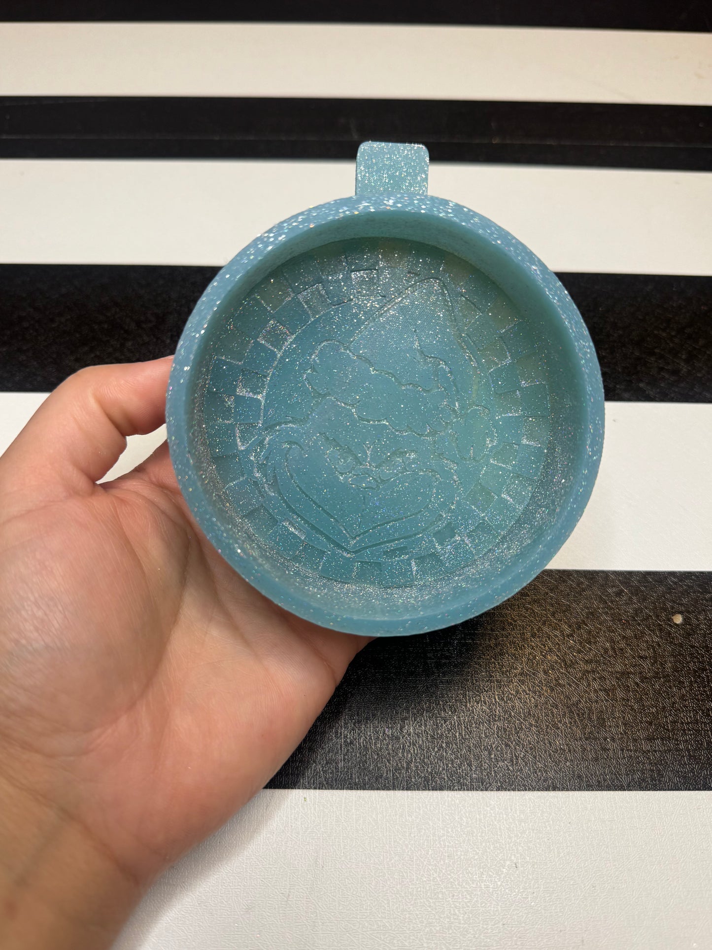 Round w/ Grinch Insert - Hey Lo